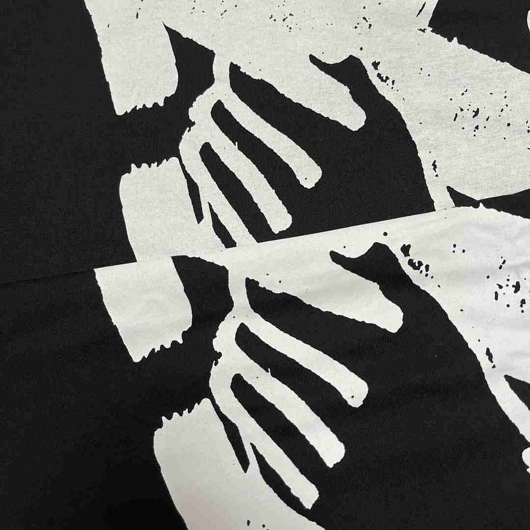Off-White W T-Shirt detail view 5