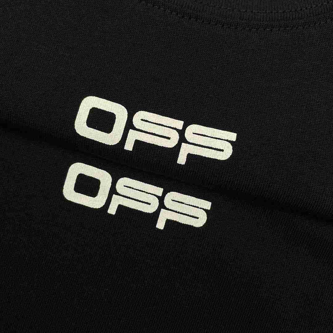 Off-White T-Shirt Style 005 detail view 2