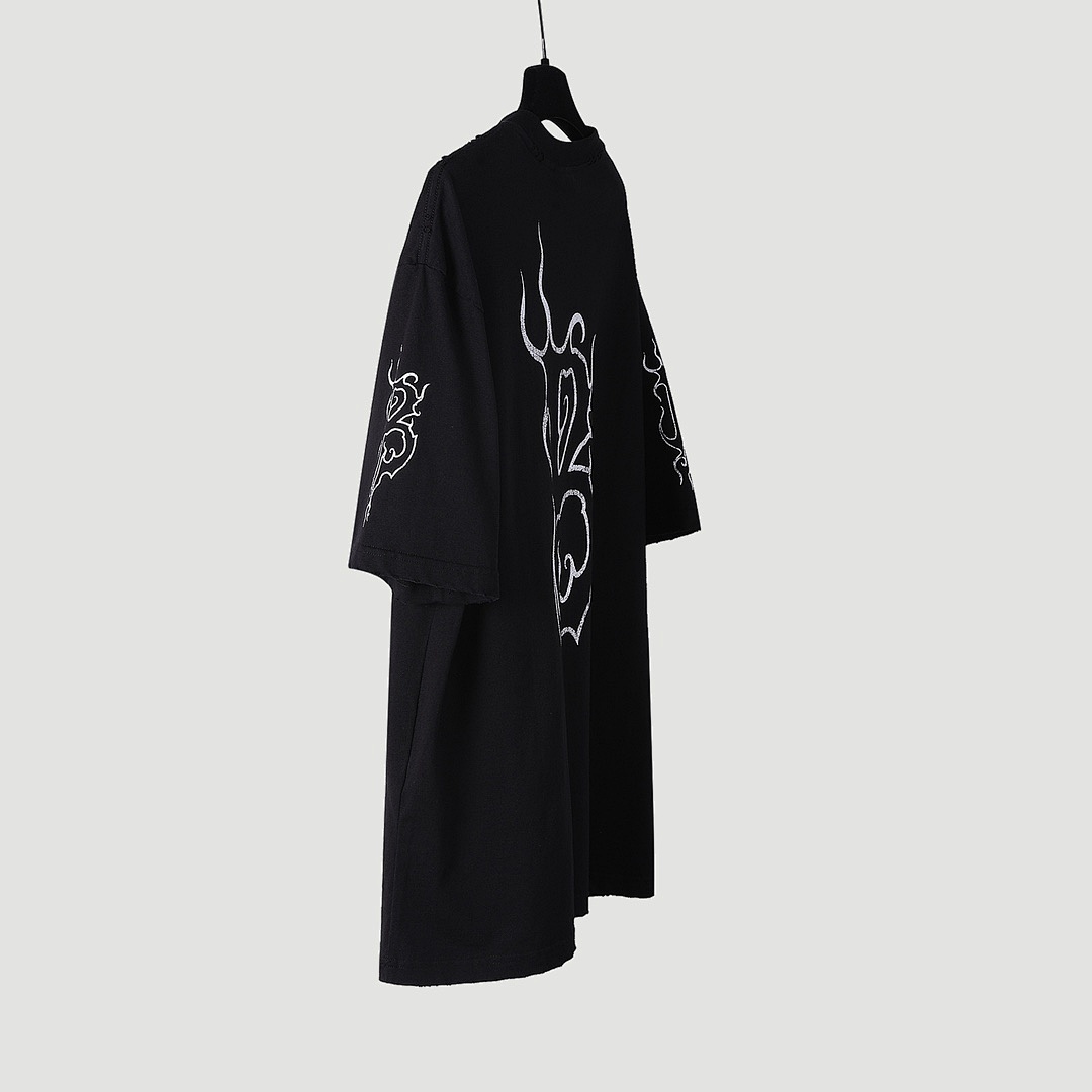 Balenciaga T-Shirt Style 006 detail view 2