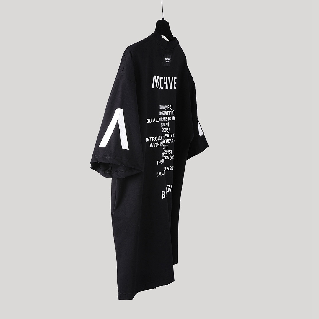 Balenciaga T-Shirt Style 010 detail view 2