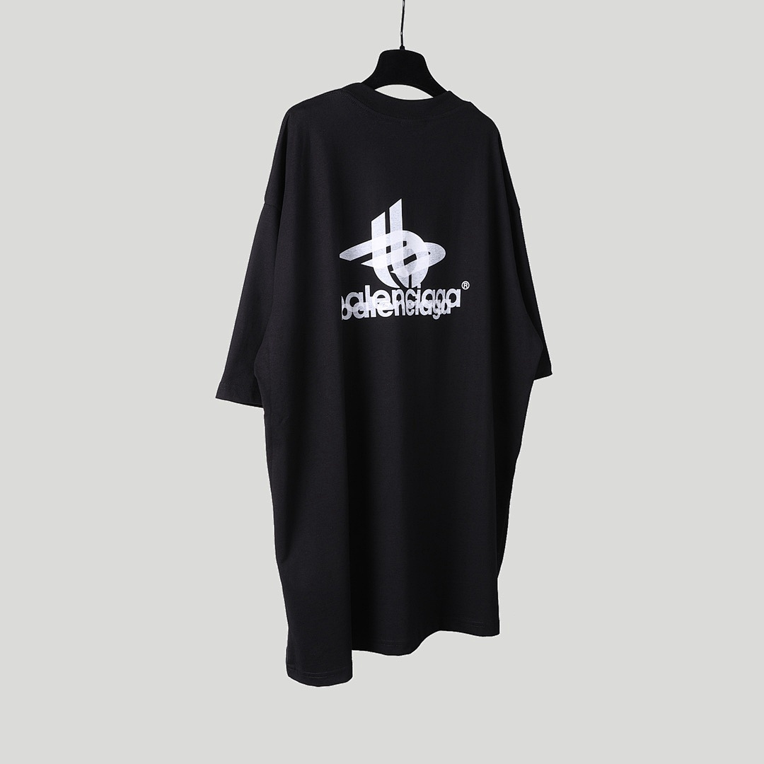 Balenciaga T-Shirt Style 011 detail view 2