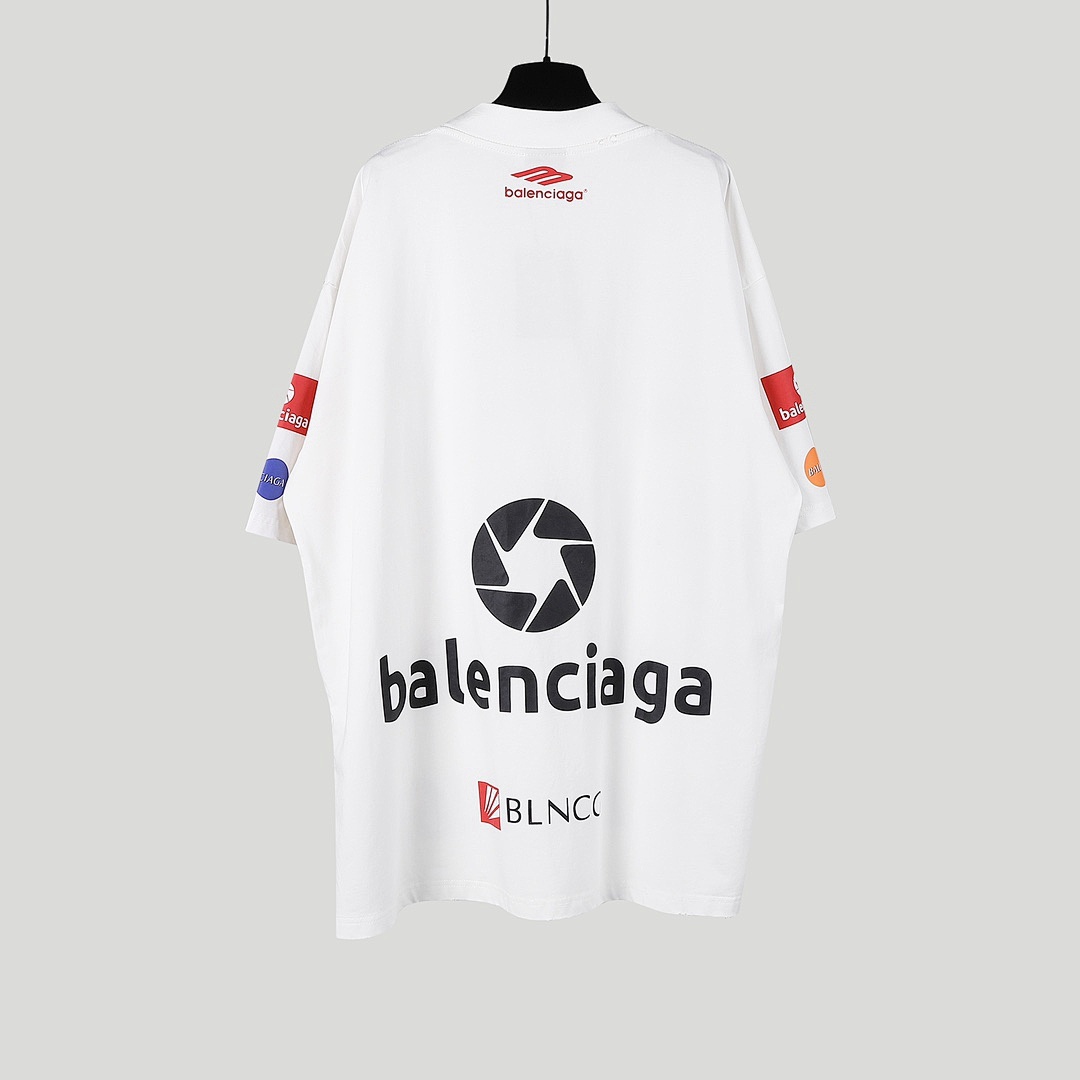 Balenciaga T-Shirt Style 013 detail view 2