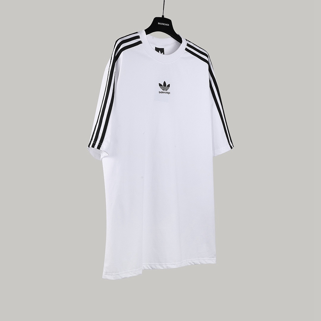 Balenciaga T-Shirt Style 017 detail view 1