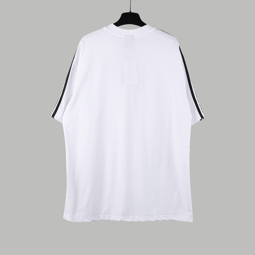 Balenciaga T-Shirt Style 017 detail view 2