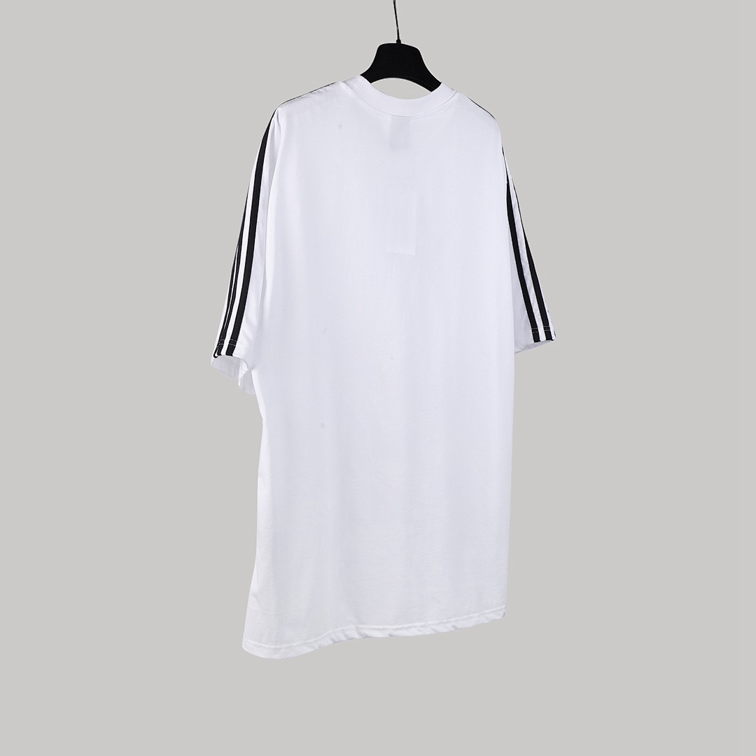 Balenciaga T-Shirt Style 017 detail view 3