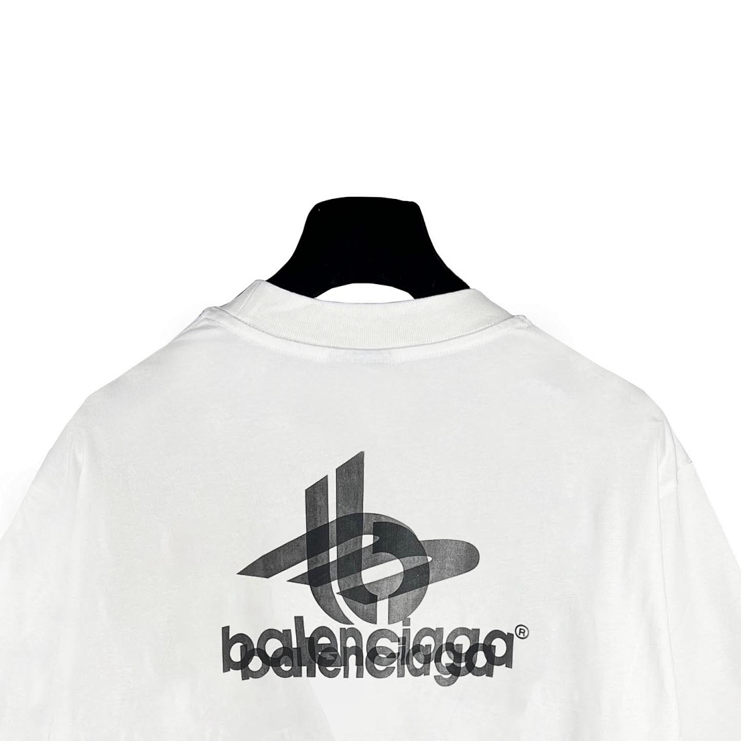 Balenciaga T-Shirt Style 019 detail view 2