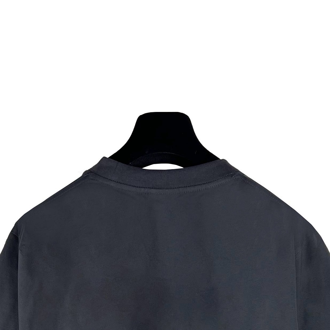 Balenciaga T-Shirt Style 024 detail view 4
