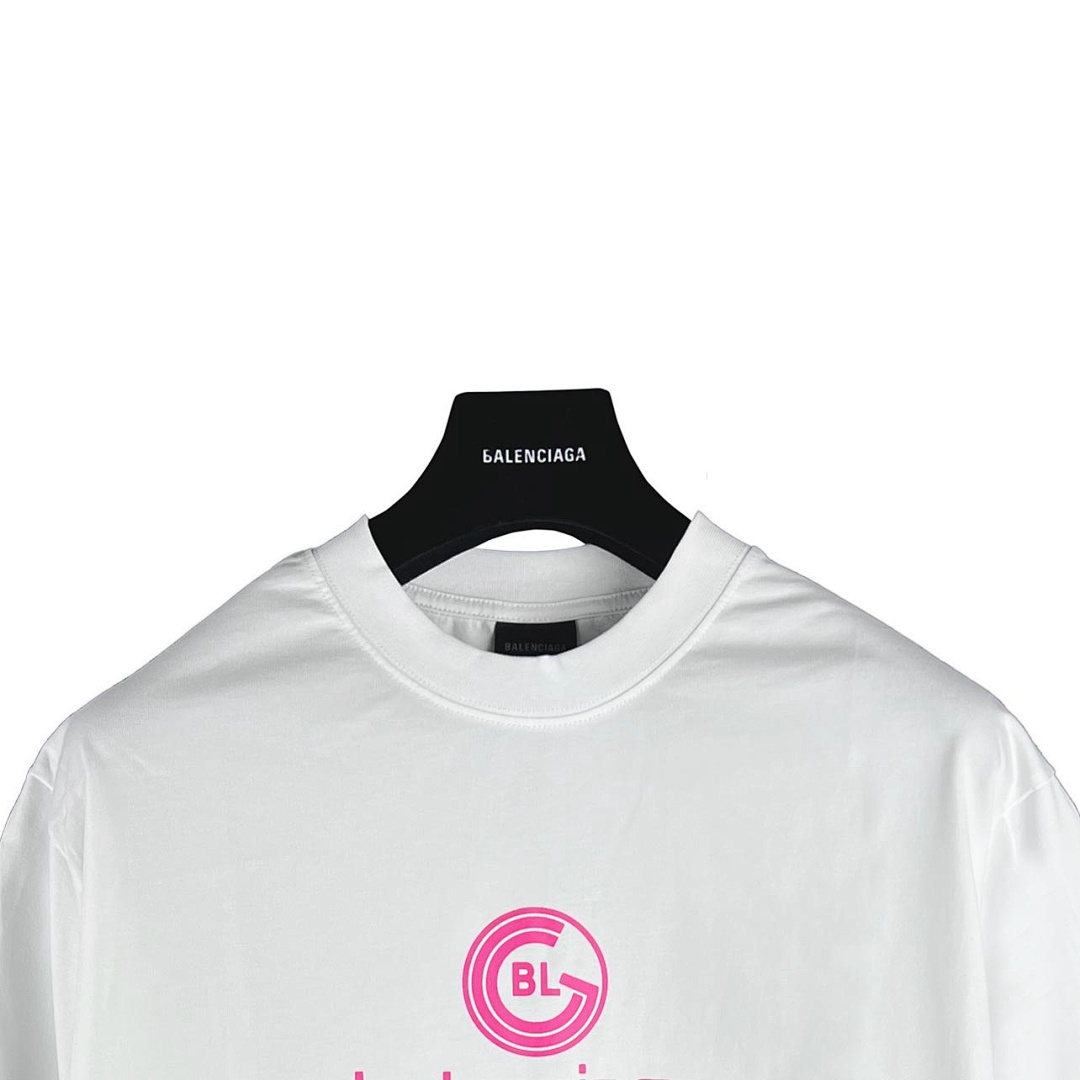 Balenciaga T-Shirt Style 025 detail view 2