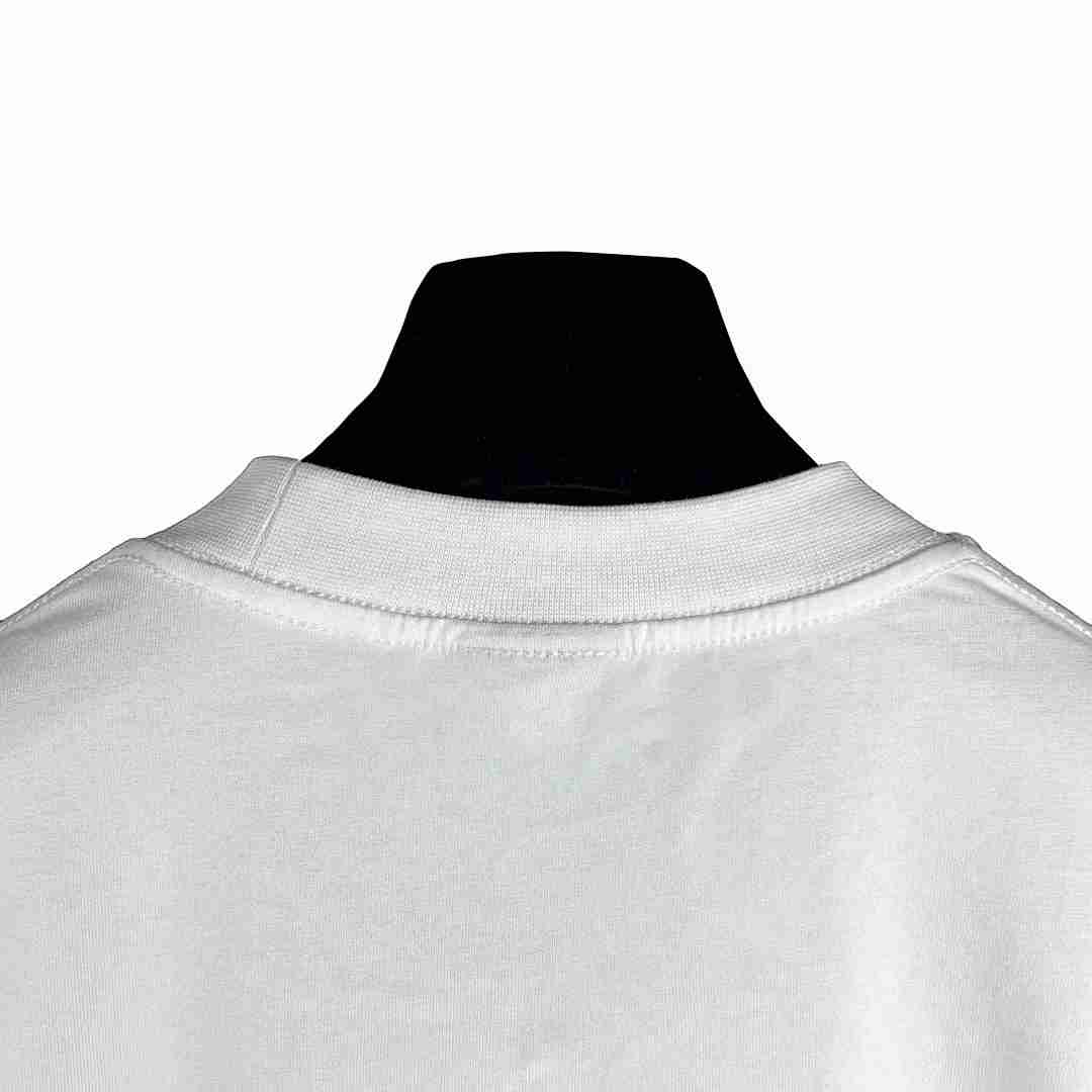 Balenciaga T-Shirt Style 025 detail view 4