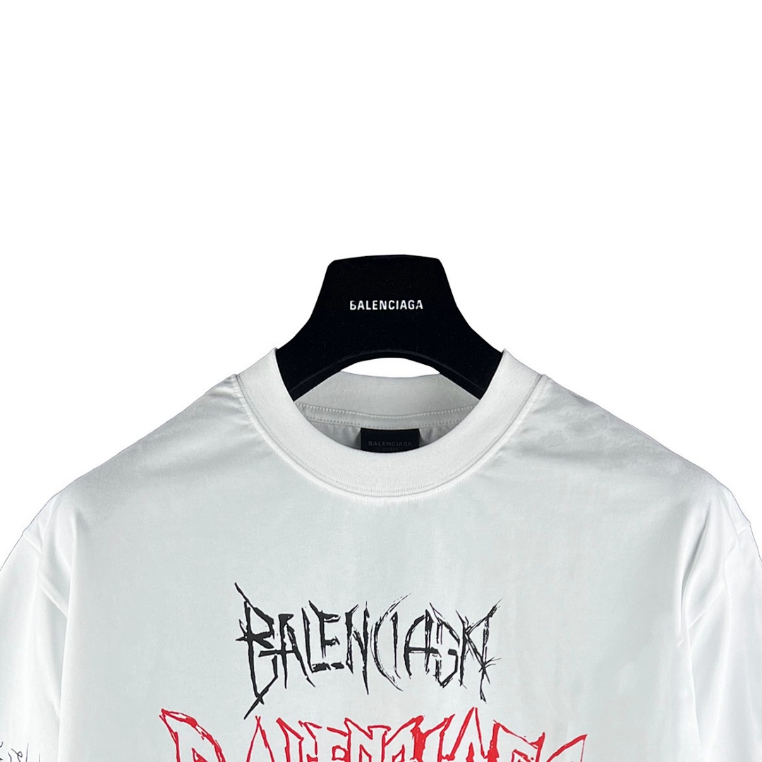 Balenciaga T-Shirt Style 028 detail view 2