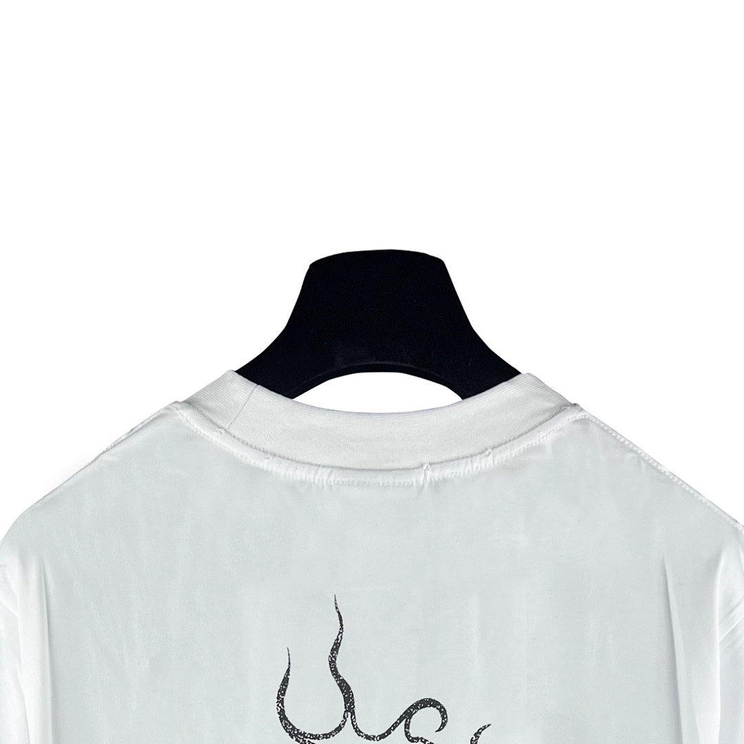 Balenciaga T-Shirt Style 030 detail view 2