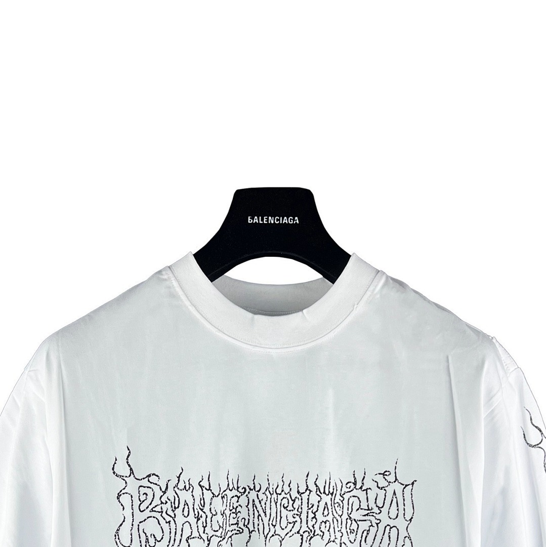 Balenciaga T-Shirt Style 030 detail view 3