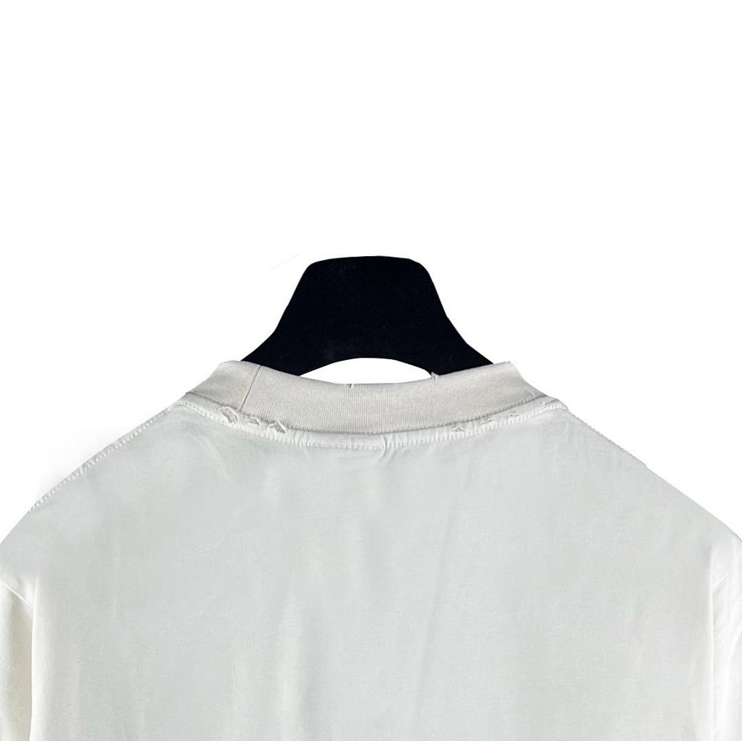 Balenciaga T-Shirt Style 032 detail view 4