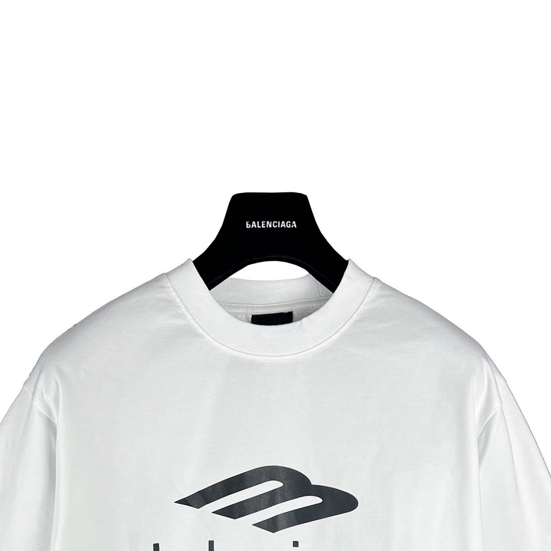 Balenciaga T-Shirt Style 035 detail view 4