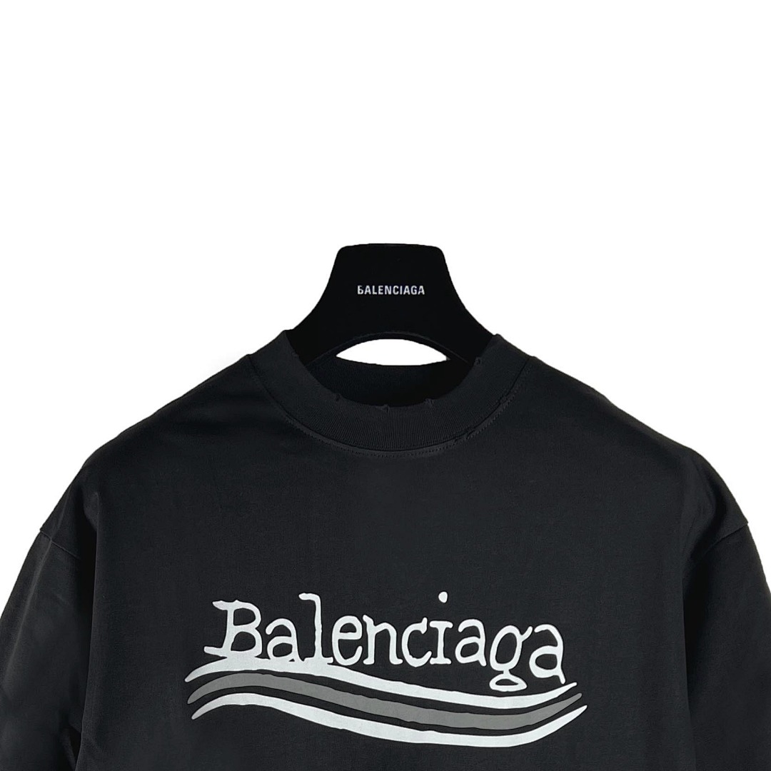 Balenciaga T-Shirt Style 036 detail view 4