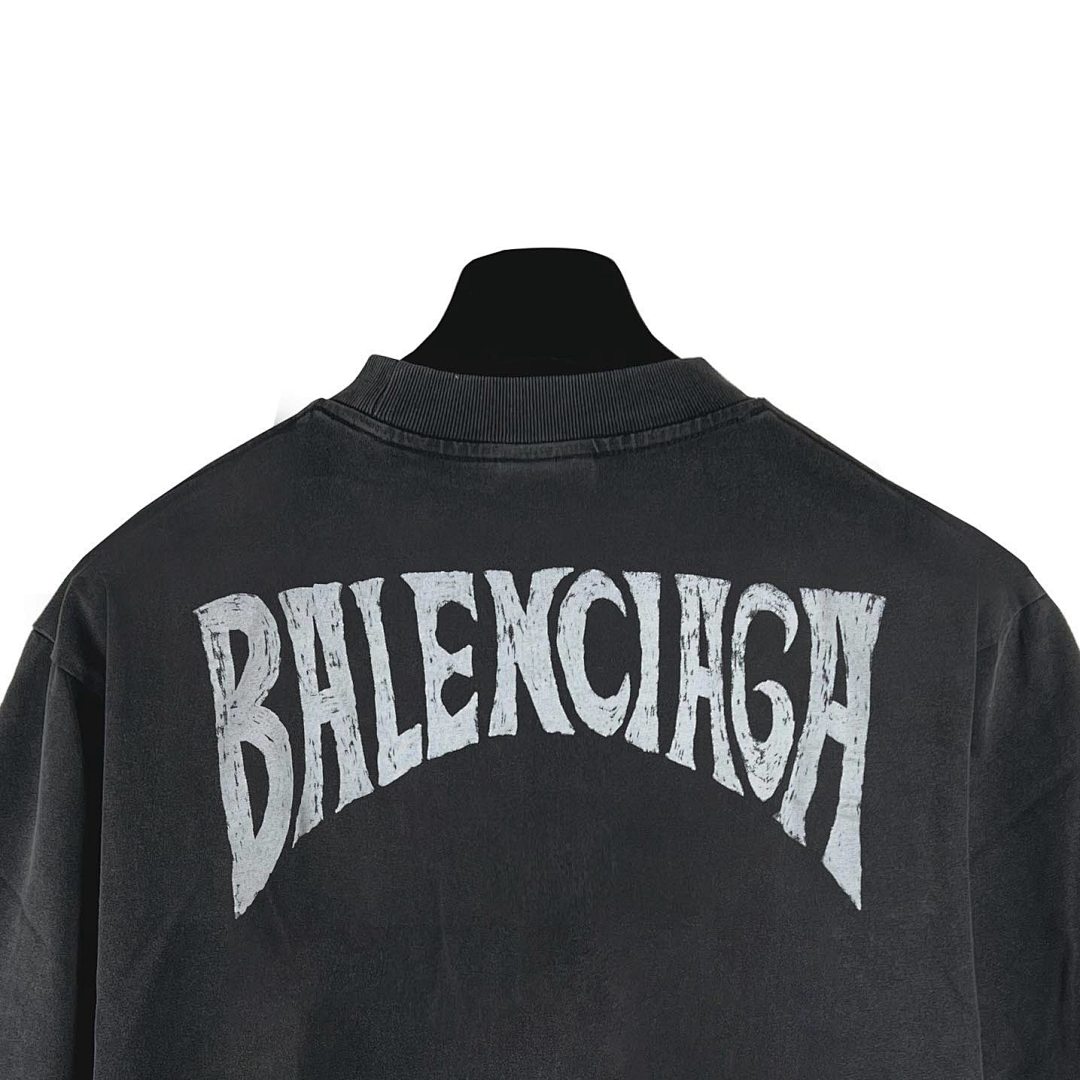 Balenciaga T-Shirt Style 042 detail view 3