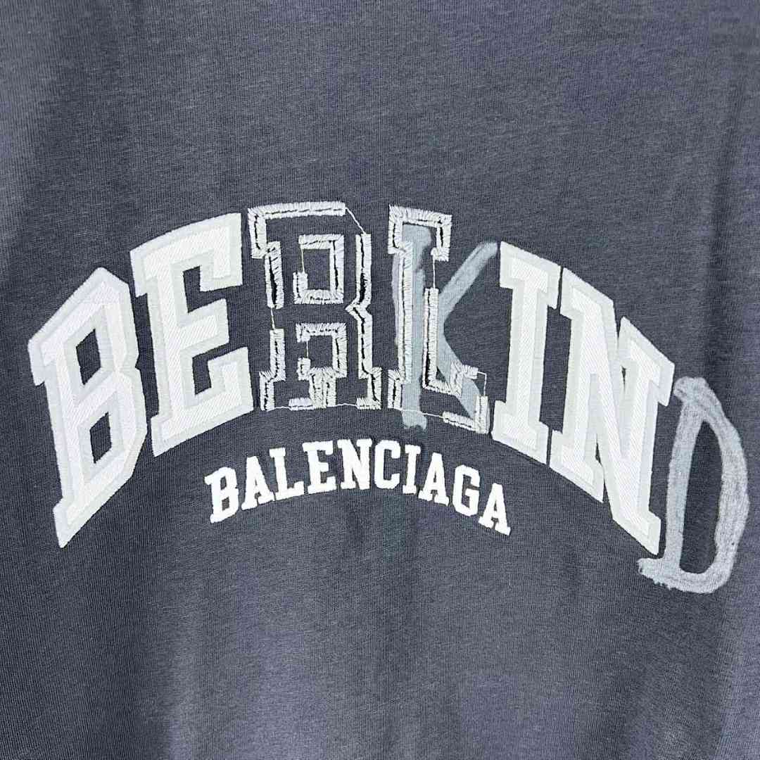 Balenciaga T-Shirt Style 045 detail view 1