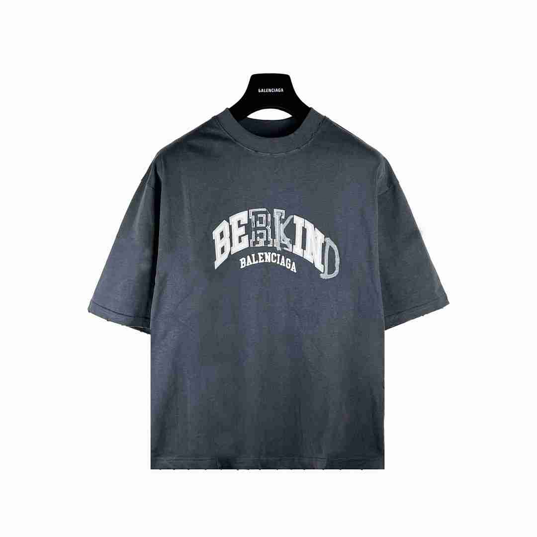 Balenciaga T-Shirt Style 045 detail view 4