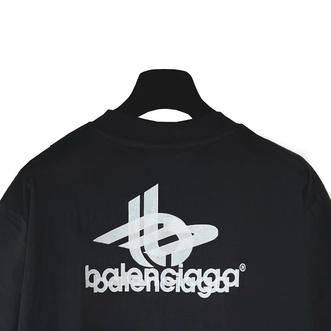 Balenciaga T-Shirt Style 046 detail view 1