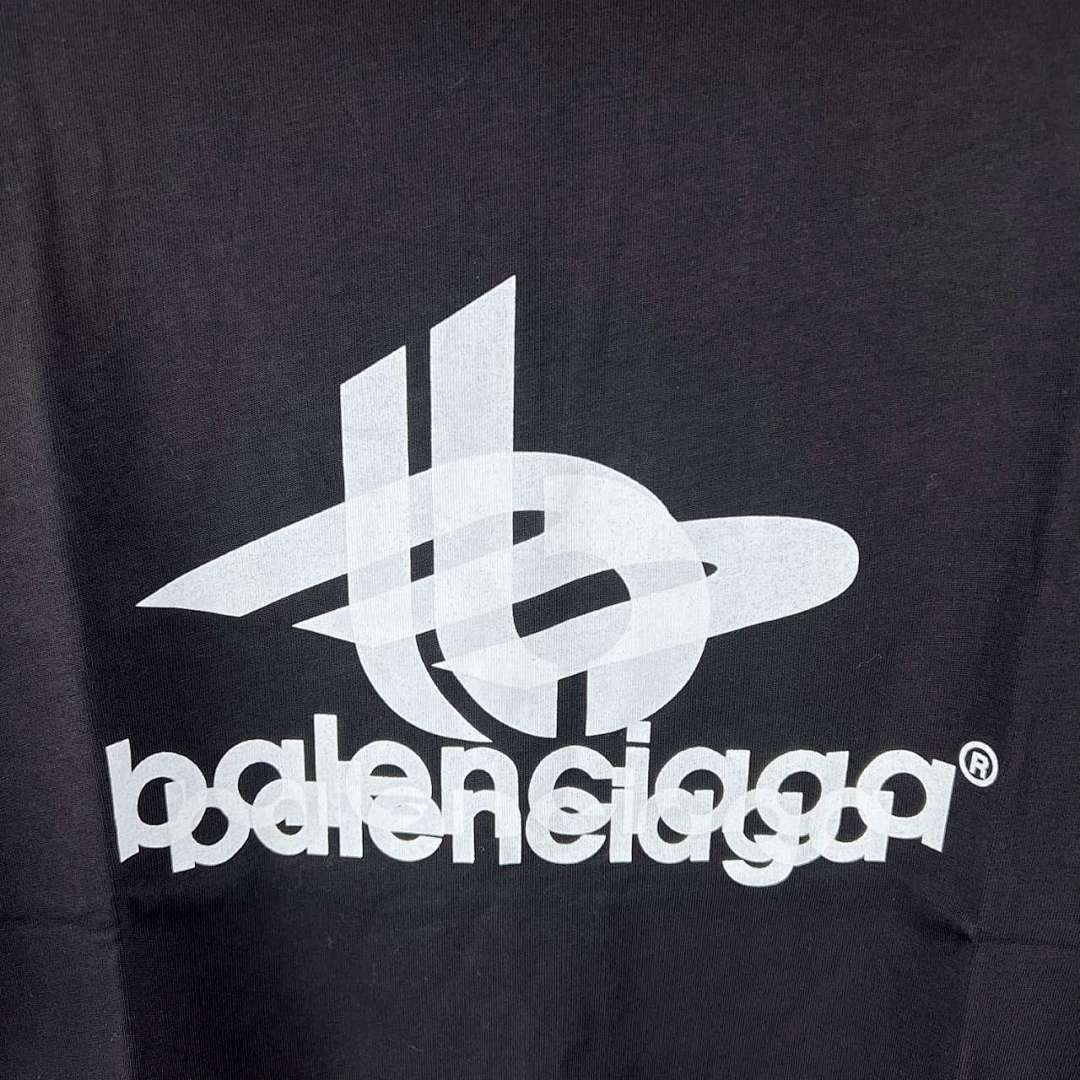 Balenciaga T-Shirt Style 046 detail view 3