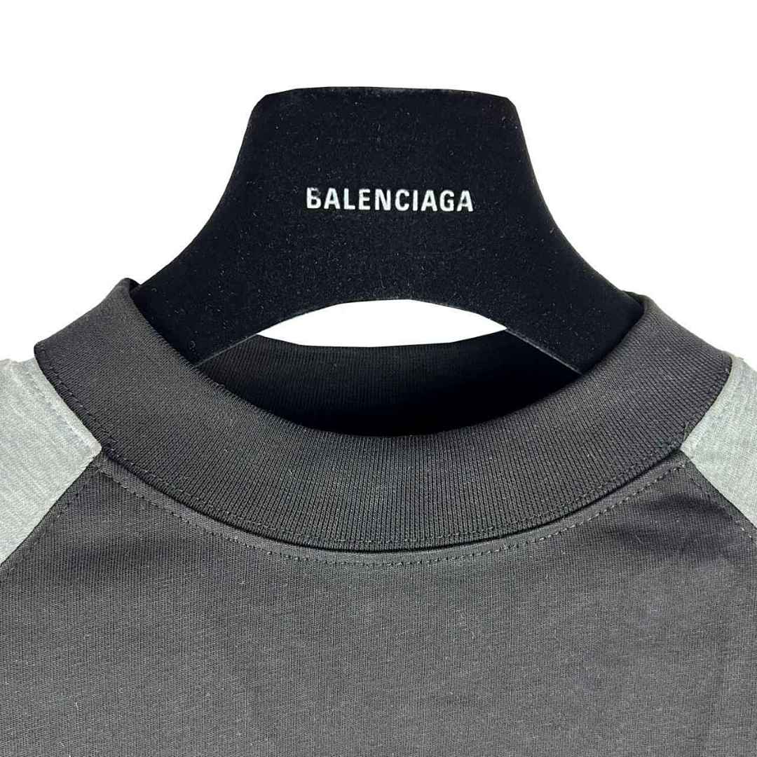 Balenciaga T-Shirt Style 047 detail view 3