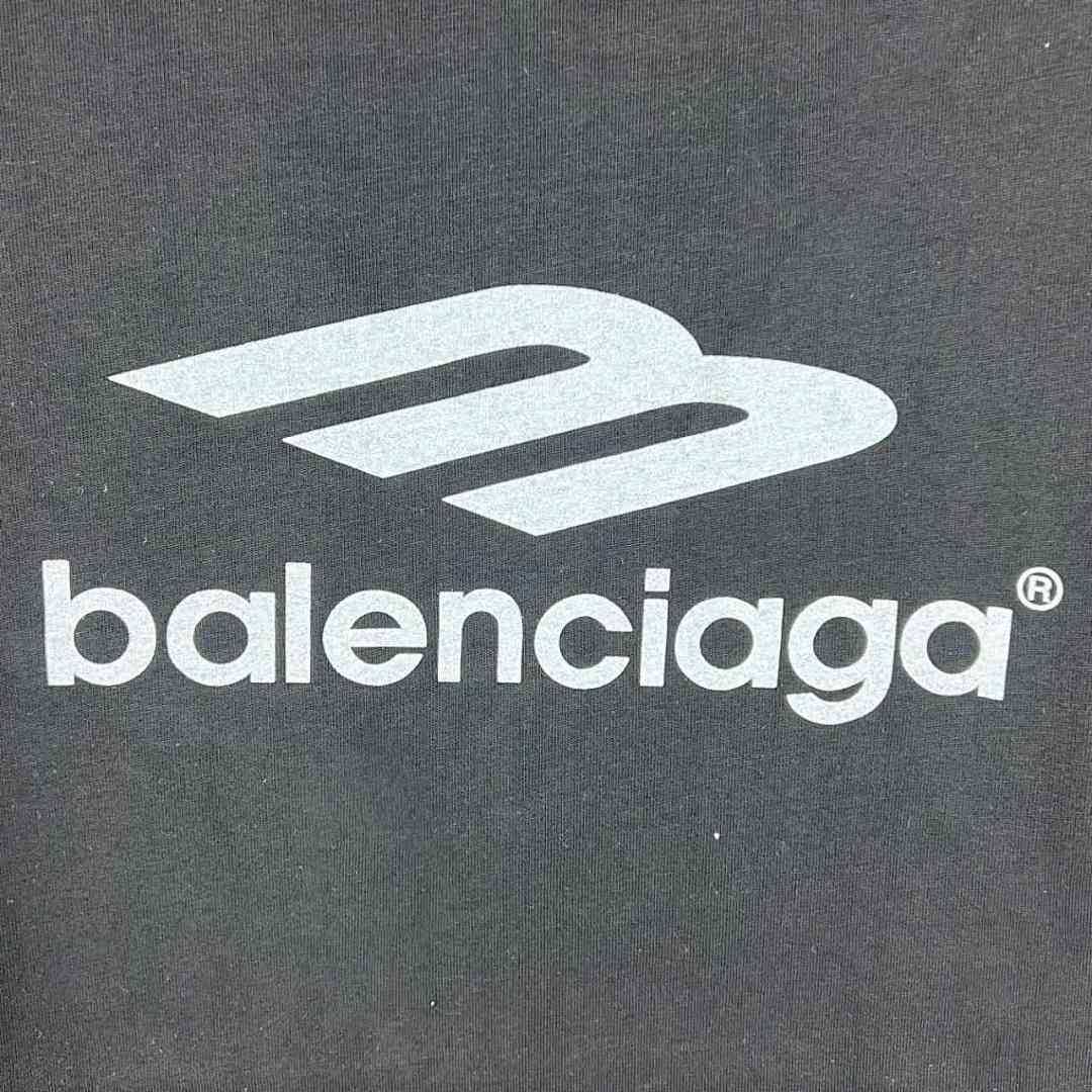 Balenciaga T-Shirt Style 047 detail view 4