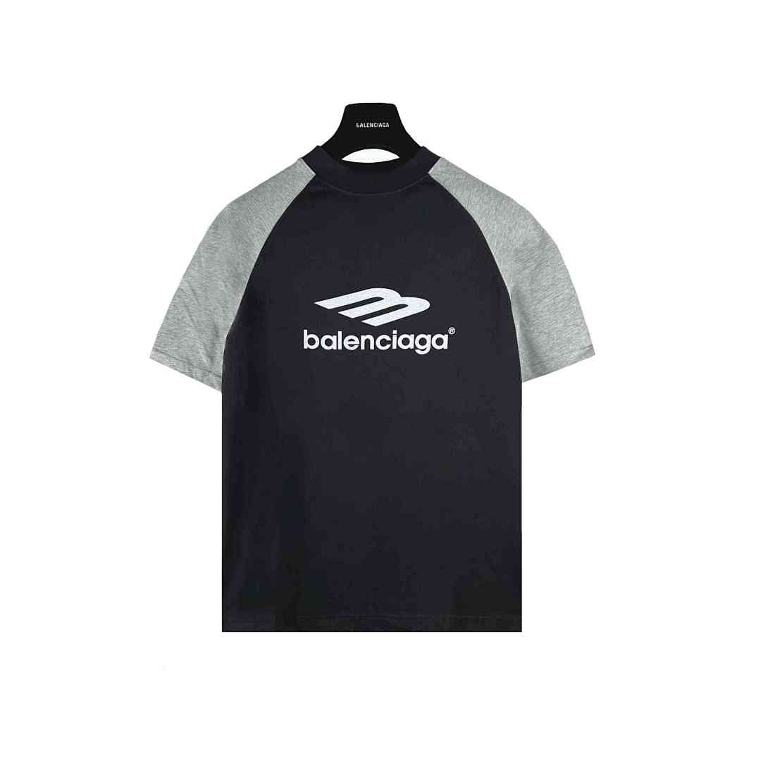 Balenciaga T-Shirt Style 047 detail view 5