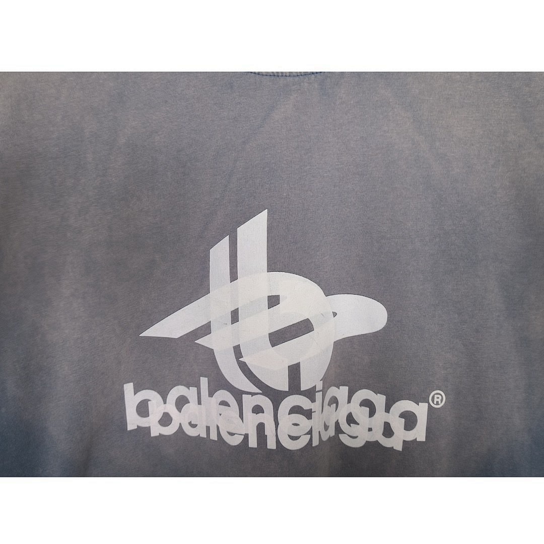 Balenciaga T-Shirt Style 049 detail view 2