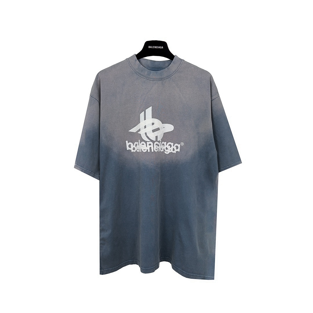 Balenciaga T-Shirt Style 049 detail view 3