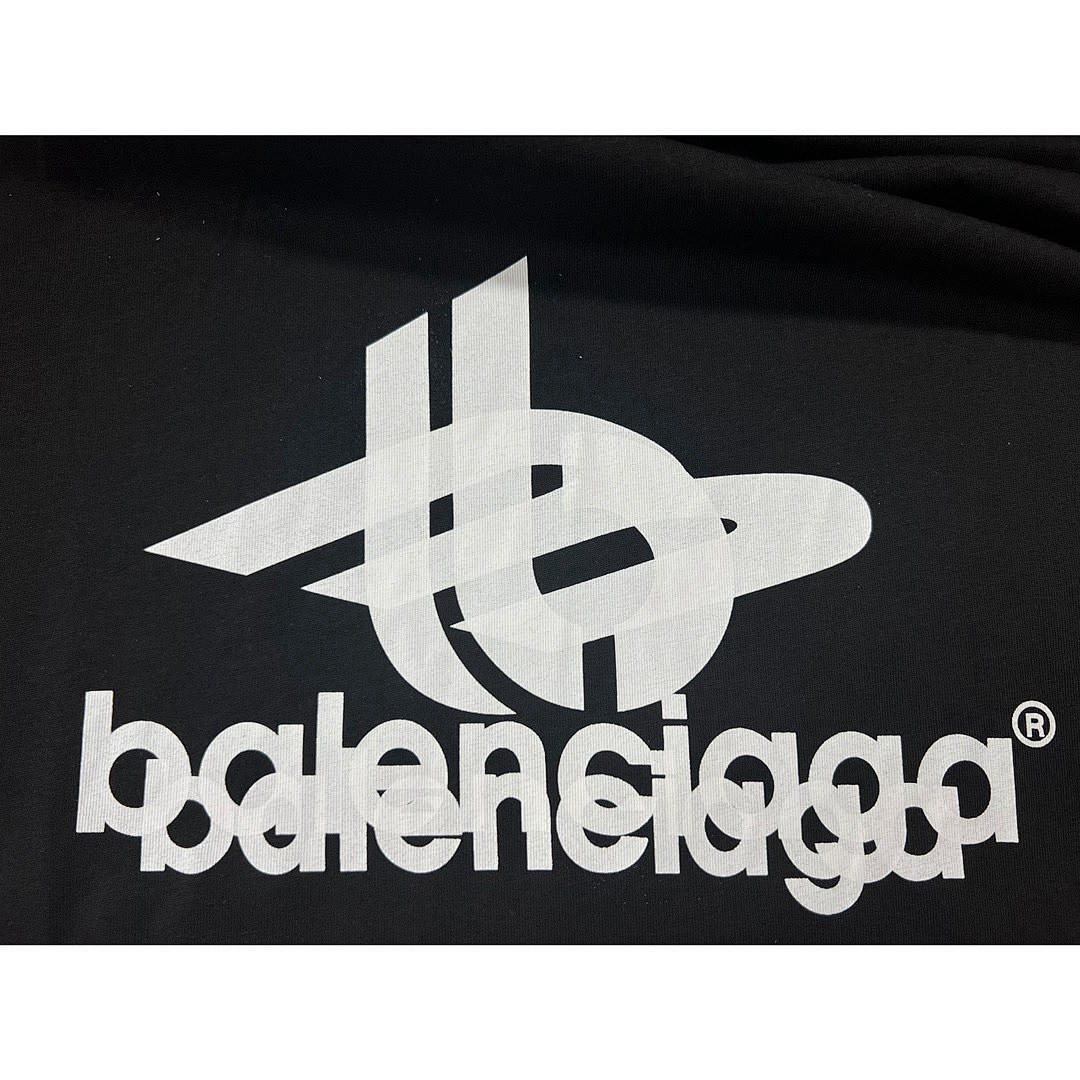 Balenciaga T-Shirt Style 051 detail view 2
