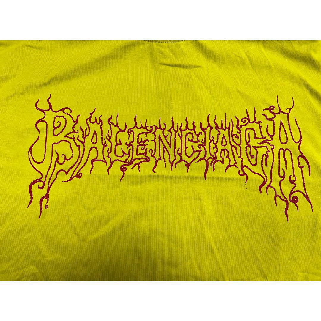 Balenciaga T-Shirt Style 056 detail view 2