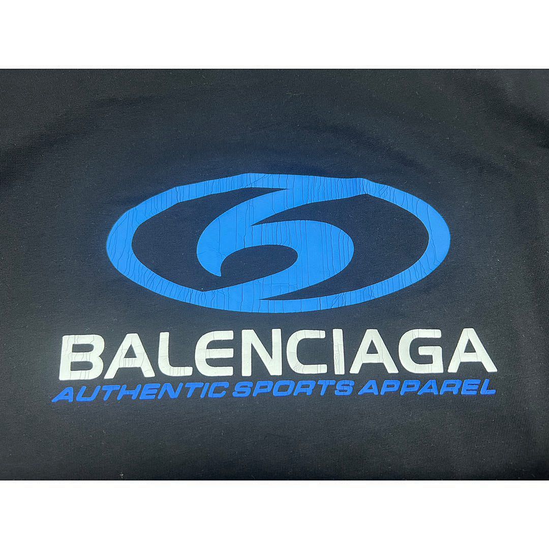 Balenciaga T-Shirt Style 069 detail view 2