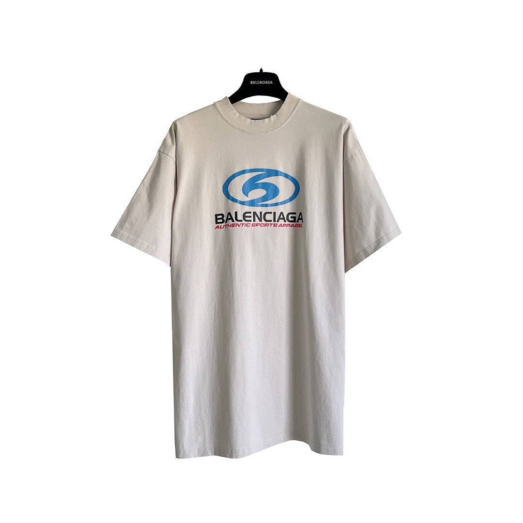 Balenciaga T-Shirt Style 070 detail view 3