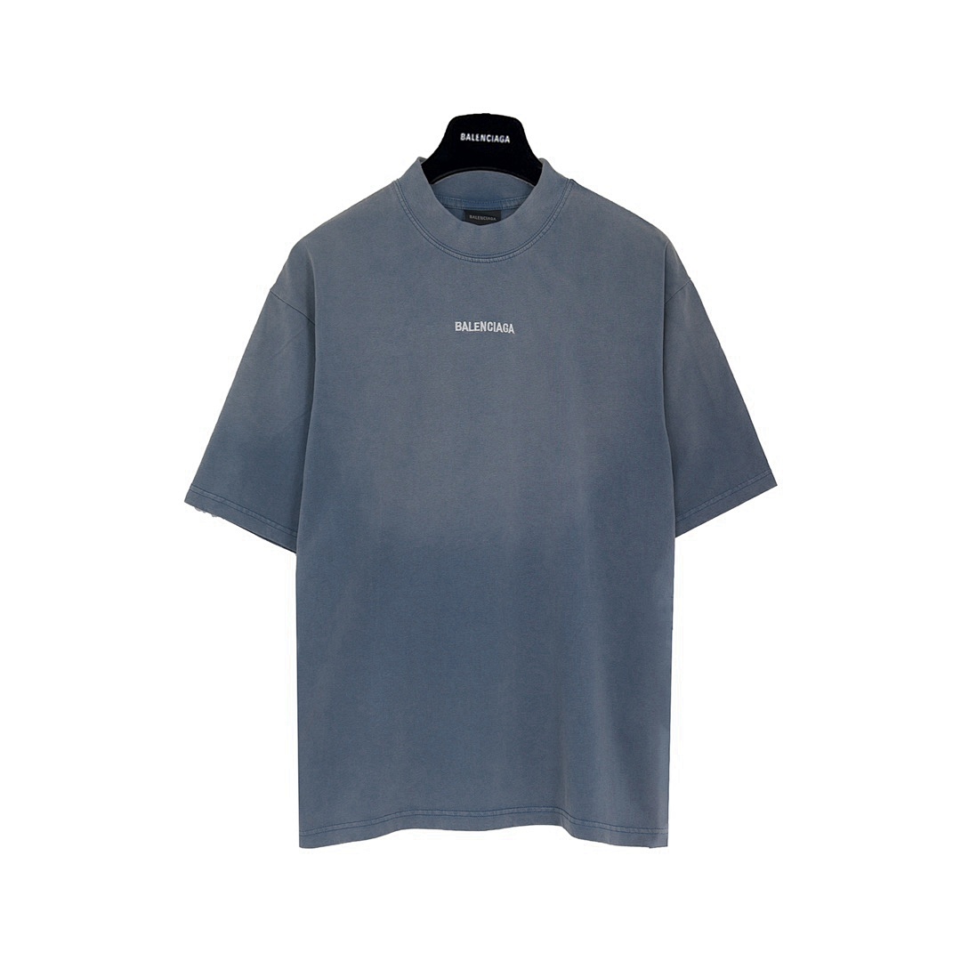 Balenciaga T-Shirt Style 073 detail view 3