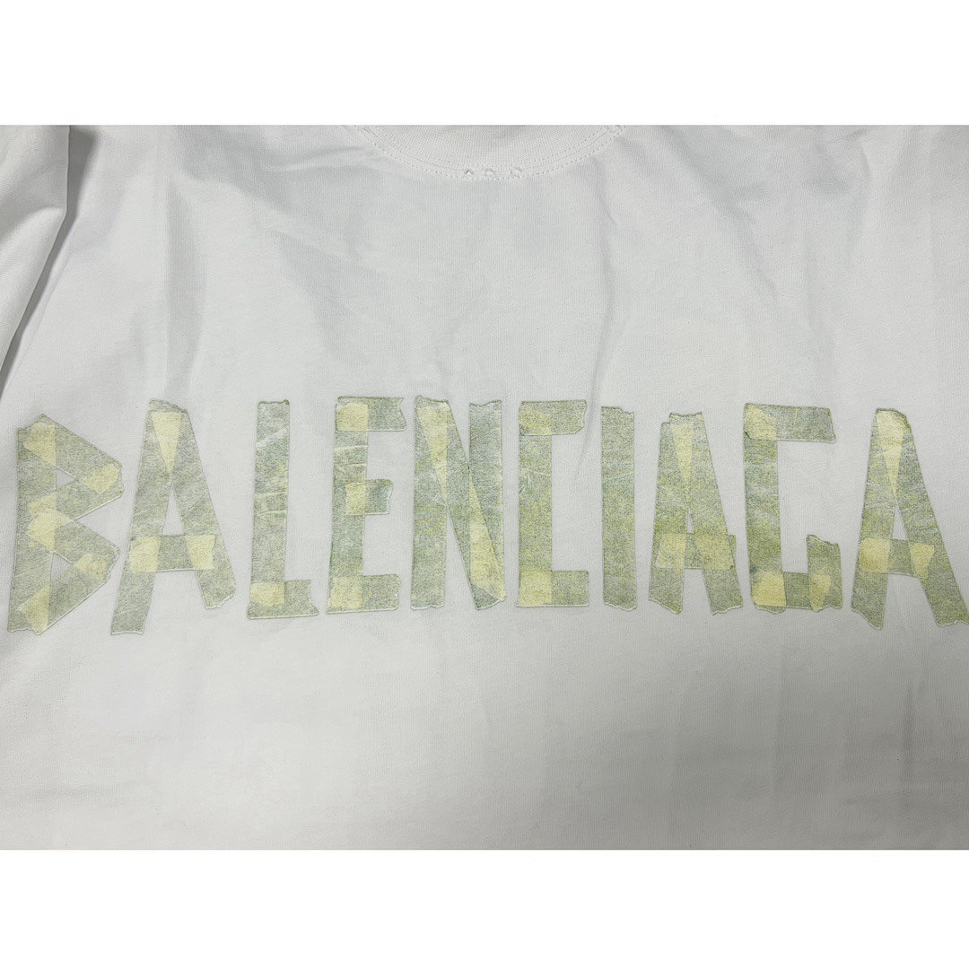 Balenciaga T-Shirt Style 085 detail view 2