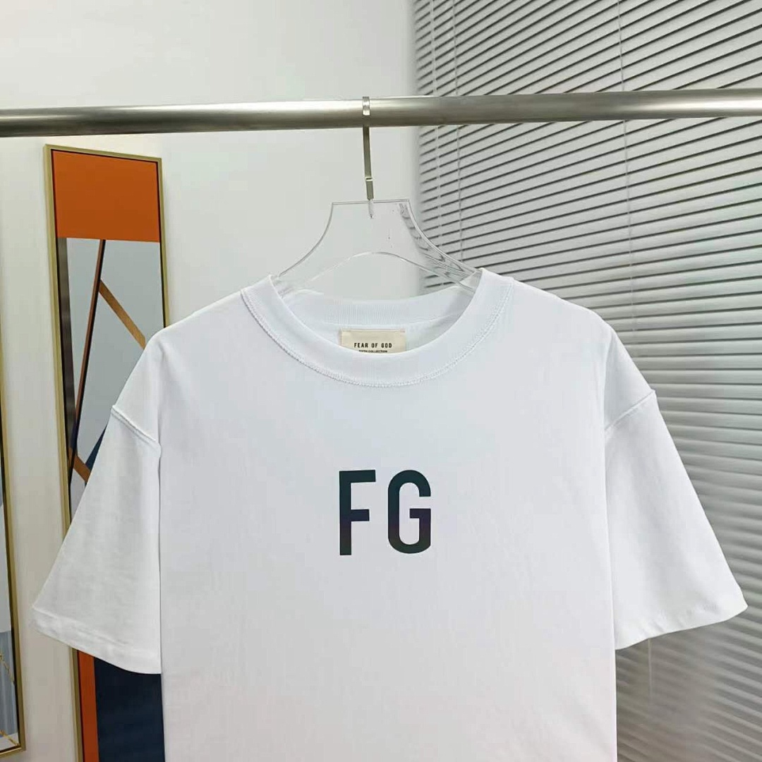 Fear of God T-Shirt Style 003 detail view 1