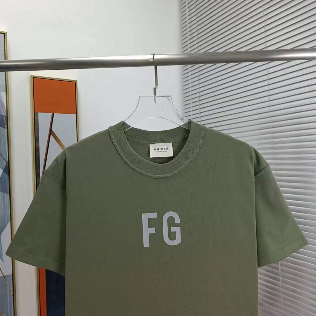 Fear of God T-Shirt Style 004 detail view 1