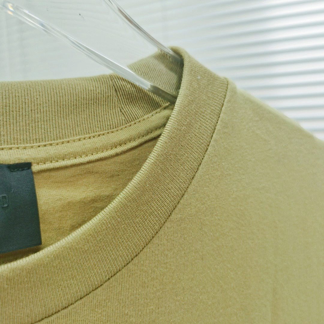 Fear of God T-Shirt Style 016 detail view 2