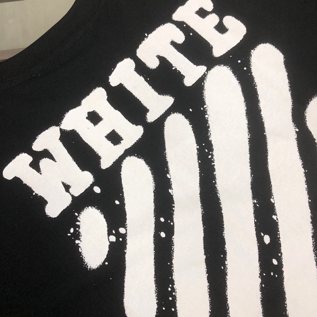 Off-White T-Shirt Style 006 detail view 1