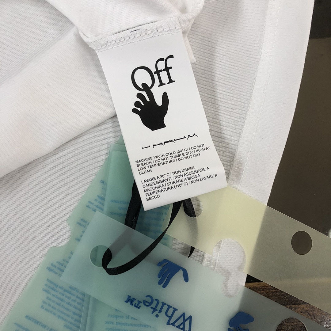 Off-White T-Shirt Style 009 detail view 5