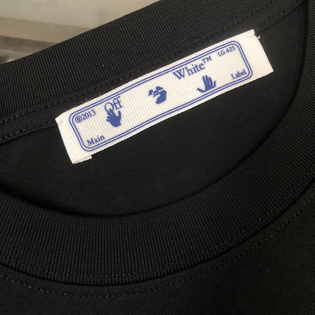 Off-White T-Shirt Style 010 detail view 1