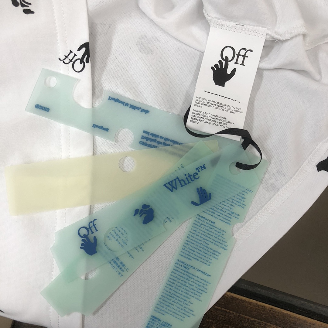 Off-White T-Shirt Style 011 detail view 4