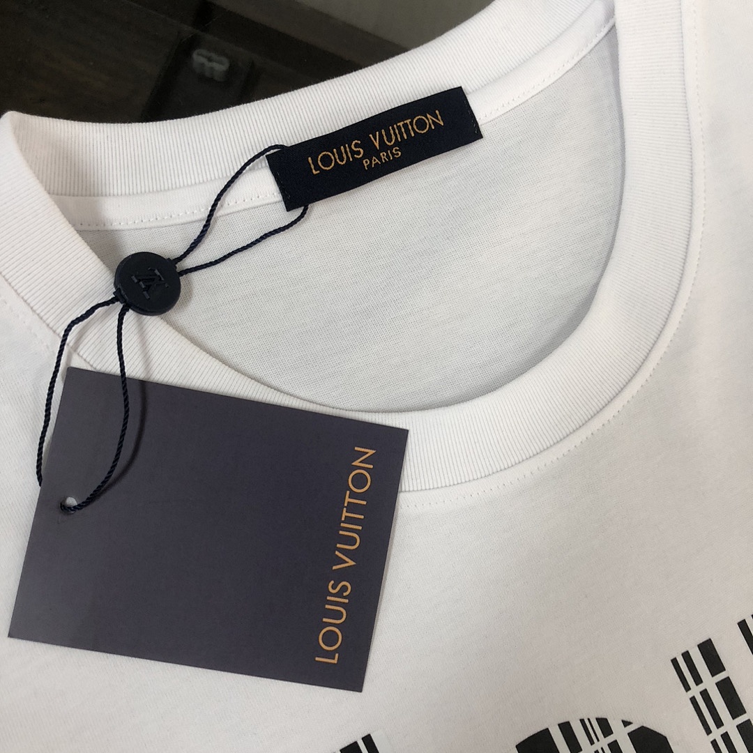 Louis Vuitton T-Shirt Style 005 detail view 2