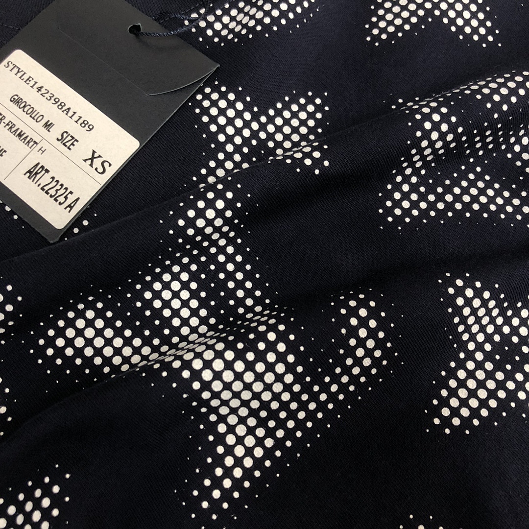 Louis Vuitton T-Shirt Style 012 detail view 3