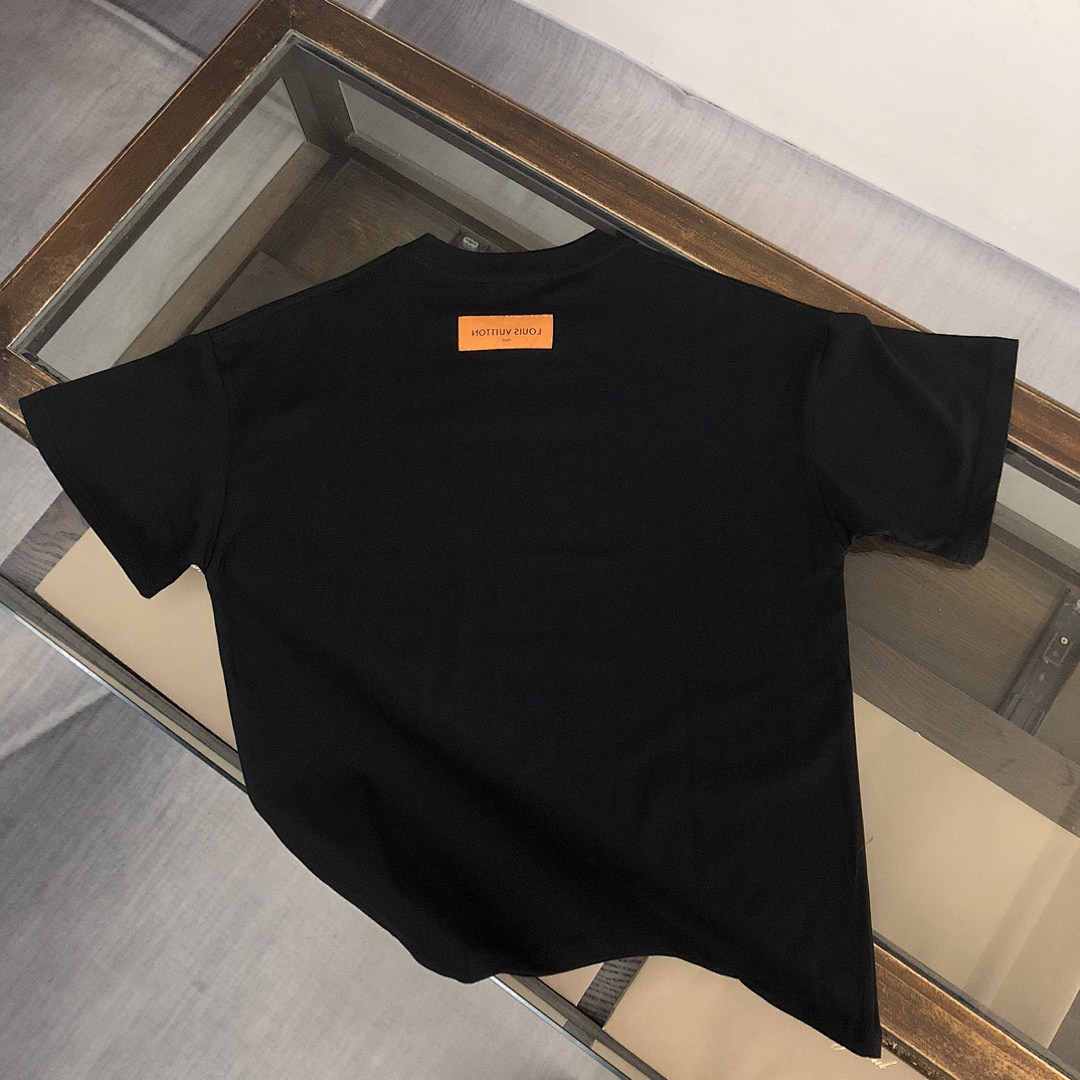Louis Vuitton T-Shirt Style 013 detail view 4