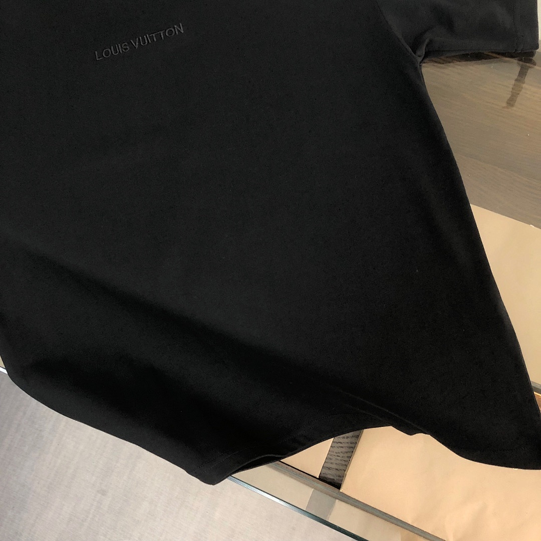 Louis Vuitton T-Shirt Style 013 detail view 5