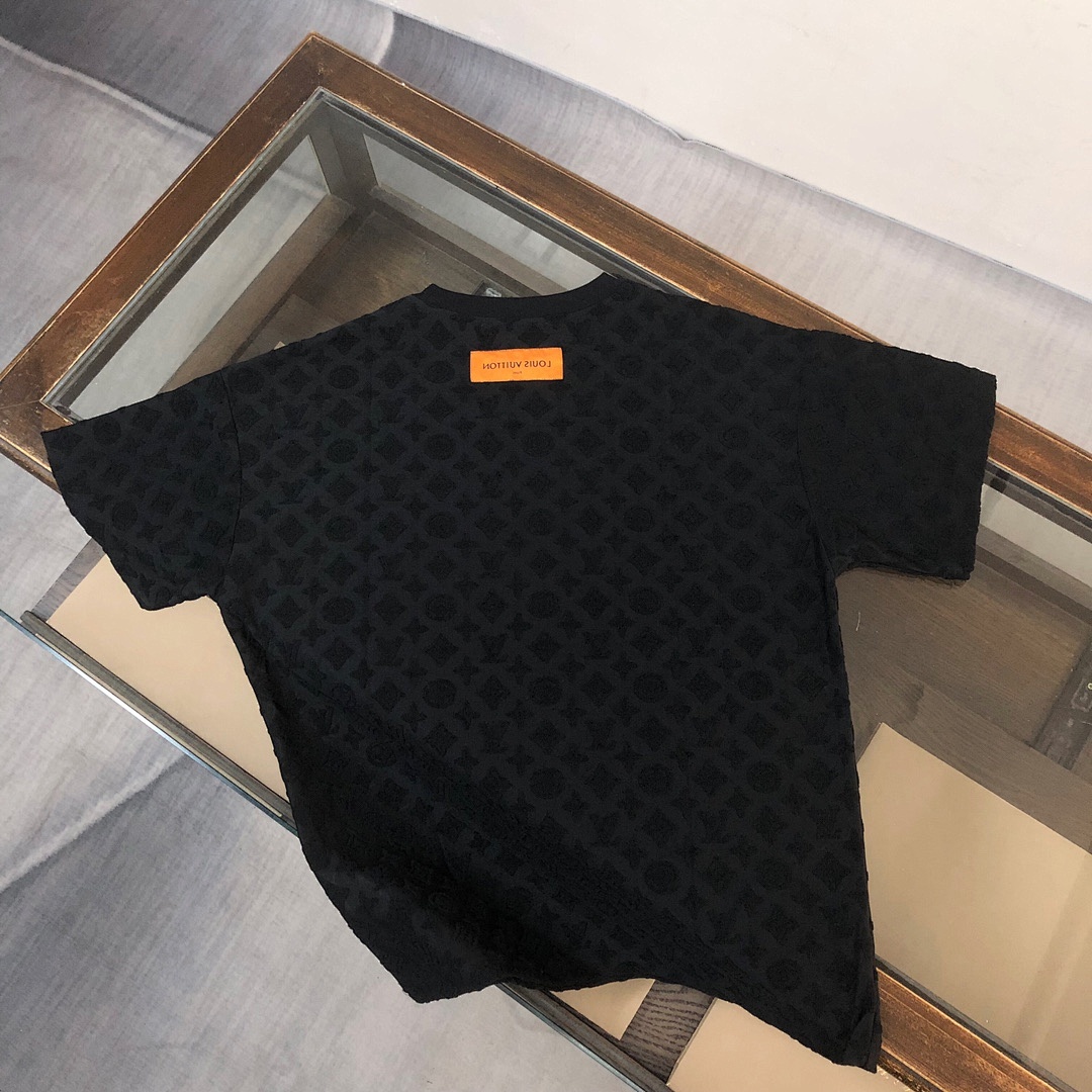 Louis Vuitton T-Shirt Style 016 detail view 5