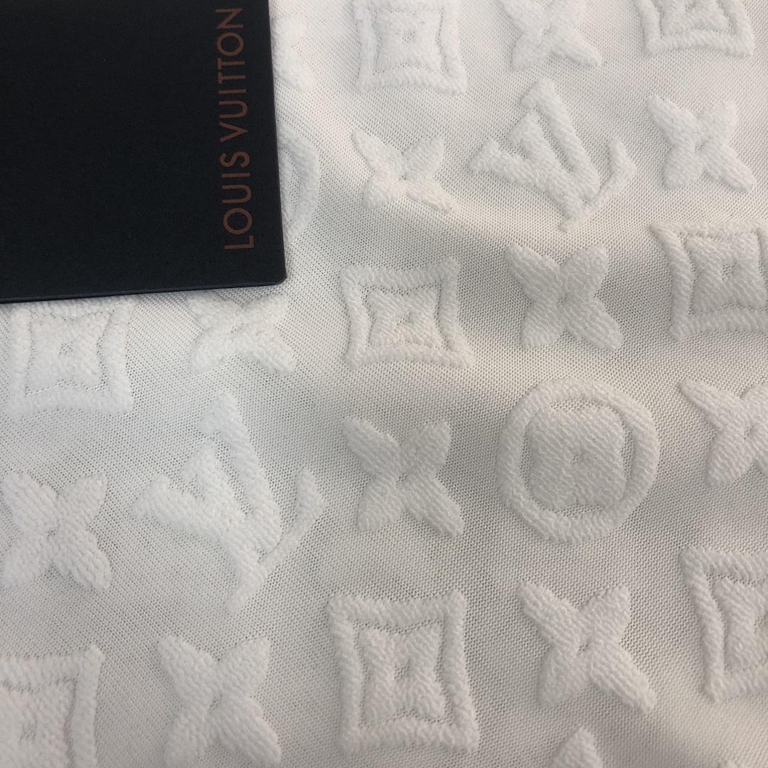 Louis Vuitton T-Shirt Style 017 detail view 2