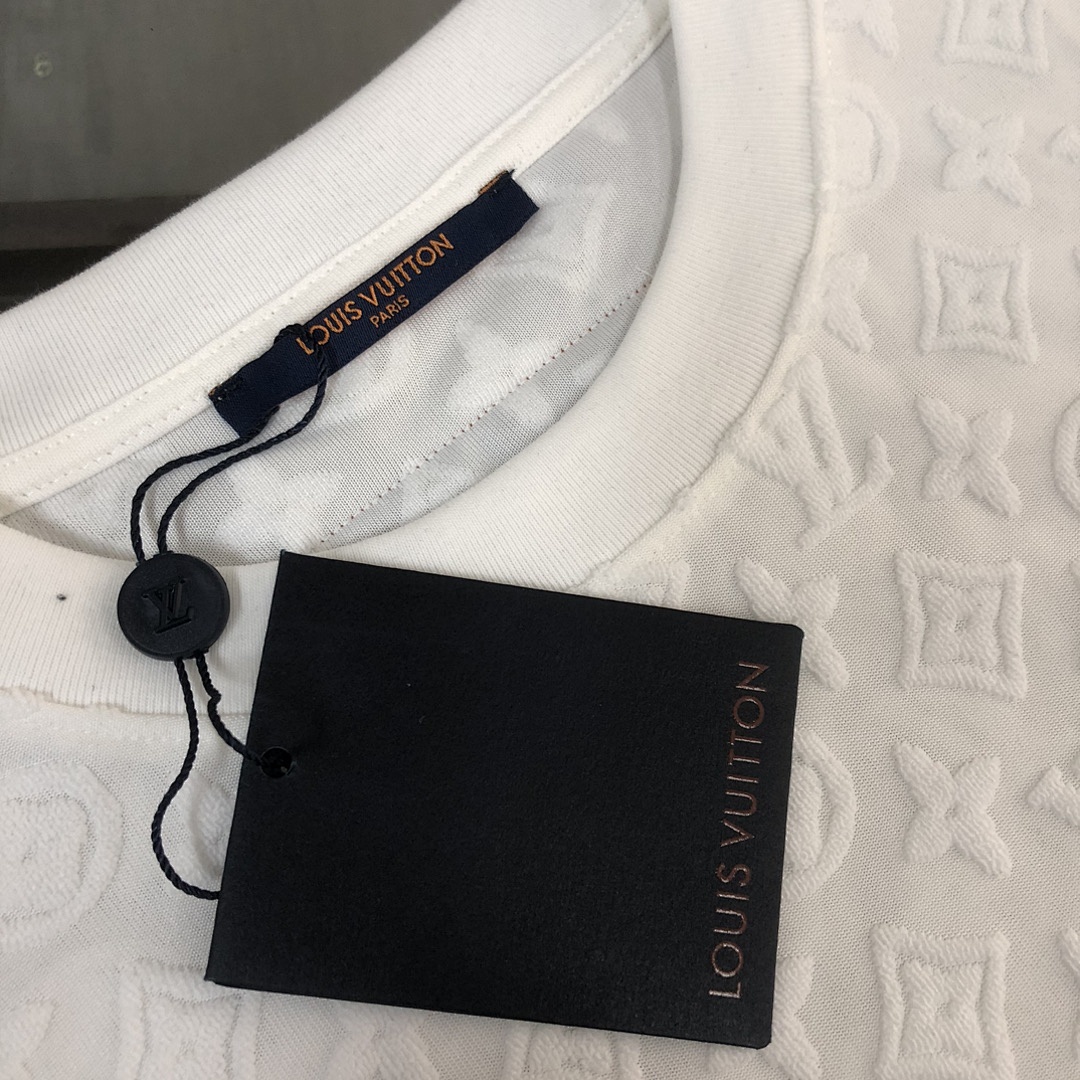 Louis Vuitton T-Shirt Style 017 detail view 3
