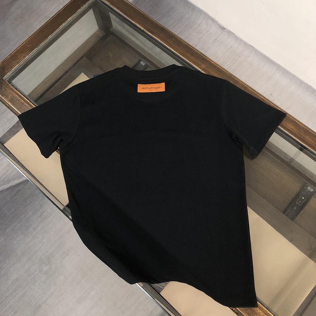 Louis Vuitton T-Shirt Style 018 detail view 4